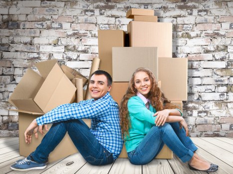 Local moving van helping with flats and houses in Harlington